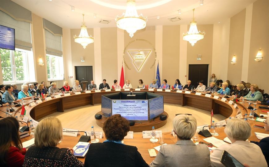 kochanova_ob_obschestvennyh kochanova_ob_obschestvennyh